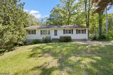5 Tinc Rd, Mount Olive, NJ 07836