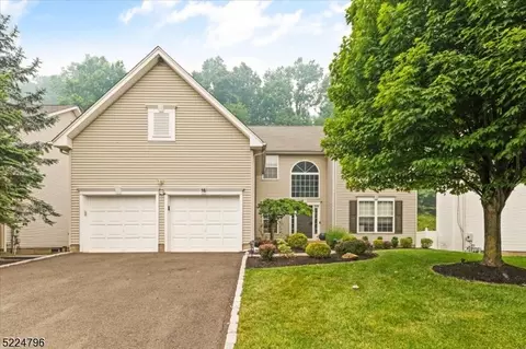 16 Red Bud Ln, Green Brook, NJ 08812