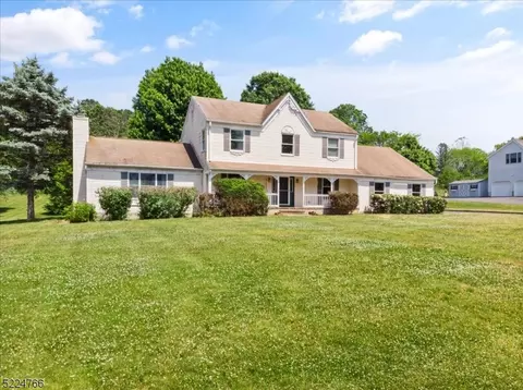 119 Birch Ln, Bloomsbury, NJ 08804