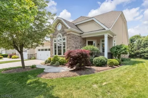 38 Johns Dr, Warren, NJ 07059