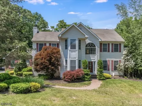 18 Dahn Dr, Sparta, NJ 07871