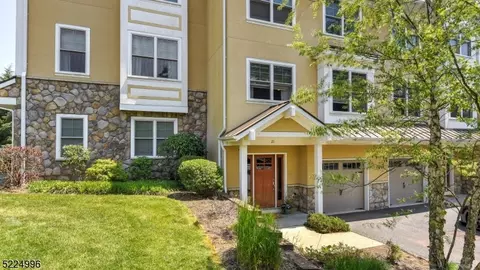 21 Park Pl, Mountain Lakes, NJ 07046