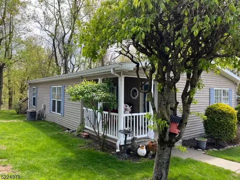 93 Mt Pleasant Ave #6, Dover, NJ 07801