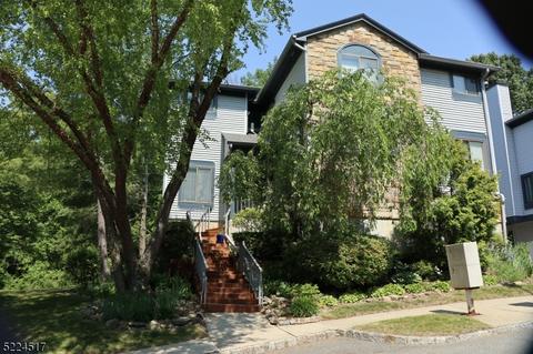 25 Overlook Dr, Hackettstown, NJ 07840