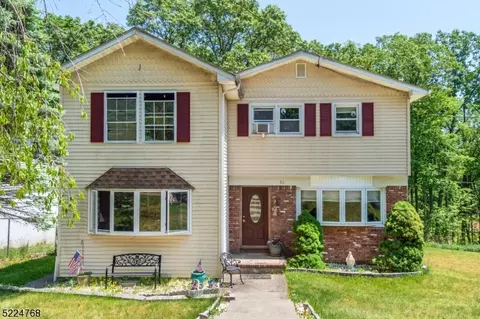 50 Mansel Dr, Roxbury Twp, NJ 07850
