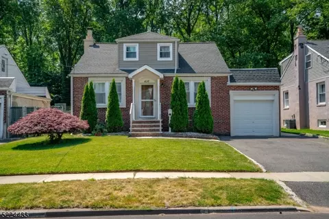 416 Jouet St, Roselle, NJ 07203