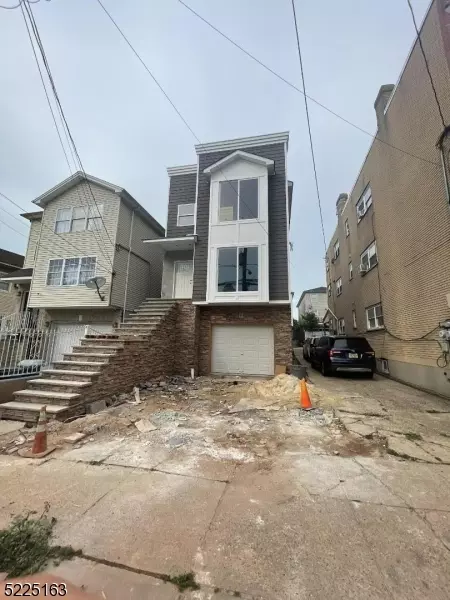 531 Livingston St, Elizabeth City, NJ 07206