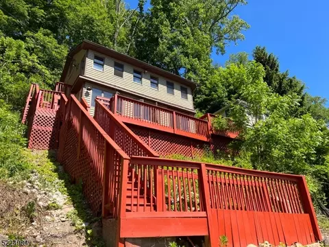 3 Lewis Ln, Belvidere, NJ 07823