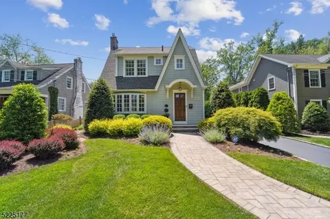 80 Laurel Dr, New Providence, NJ 07974