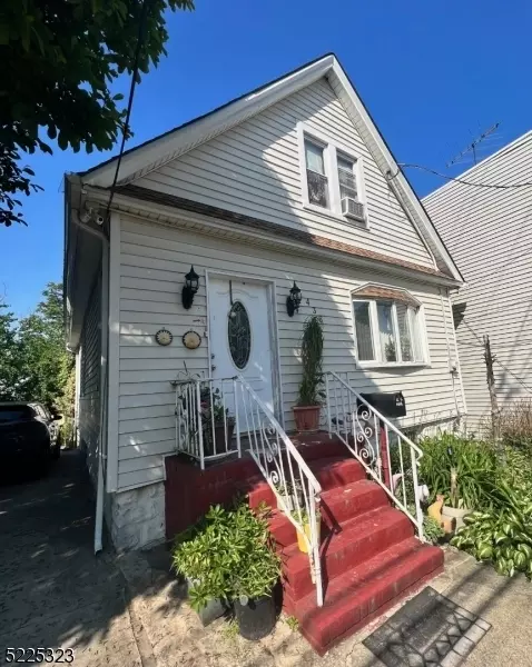 438 Allen St, Elizabeth, NJ 07202