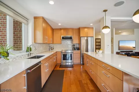 11 Euclid Ave 3b #B, Summit, NJ 07901
