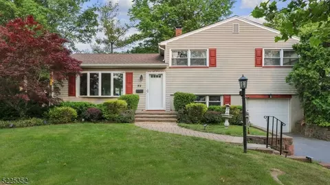 52 Glenwood Rd, Fanwood, NJ 07023