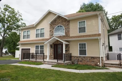307 West Ln, Clark, NJ 07066