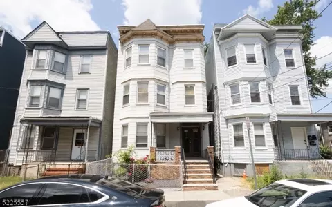 95 S 12th St, Newark, NJ 07107