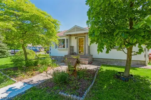 10 Linda Ln, Clark, NJ 07066