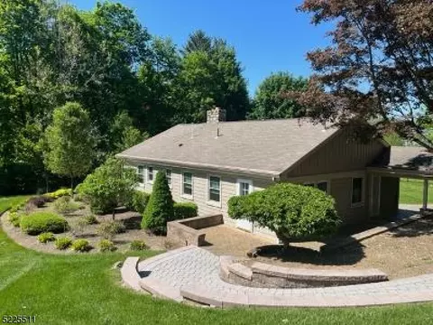 37 Park Heights Ave, Dover, NJ 07801