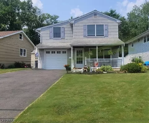 40 Lenox Ave, Green Brook, NJ 08812