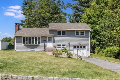 48 Bentley Rd, Cedar Grove, NJ 07009