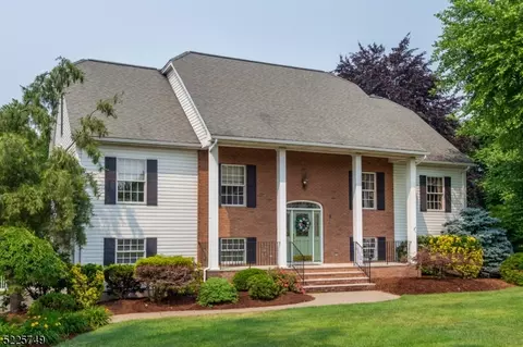 9 Ryan Ln, Pequannock Twp, NJ 07444