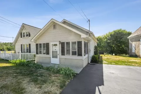 27 Washington Ave, Oxford, NJ 07863