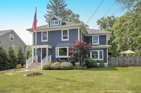 67 E Lewis St, Bernards, NJ 07920