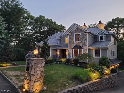 35 Estella Ave, Caldwell, NJ 07006
