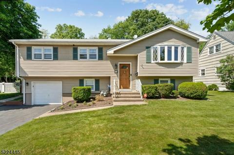 20 Crescent Rd, Wanaque, NJ 07465