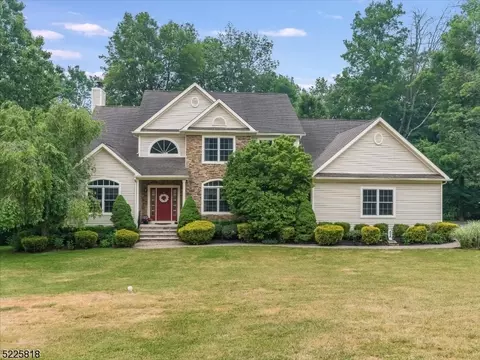 27 Cottonwood Trl, Sparta, NJ 07871