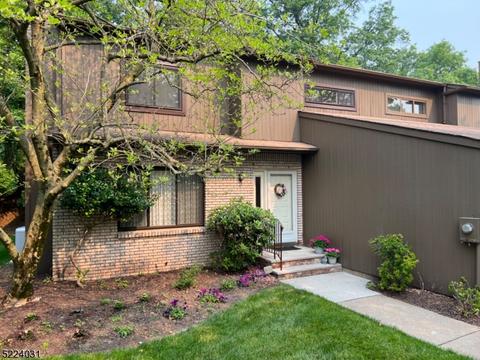 25 Mountain Ridge Dr, Cedar Grove, NJ 07009