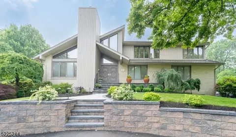 33 Fernhill Rd, Springfield, NJ 07081