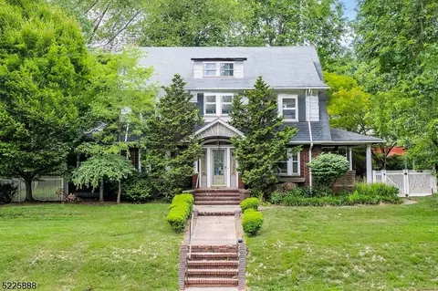800 Goffle Rd, Hawthorne, NJ 07506