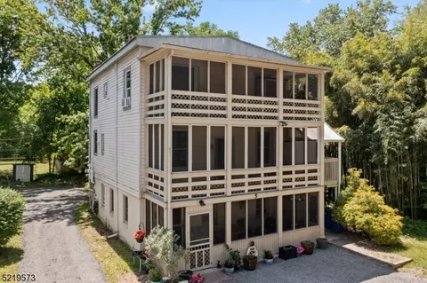 5 N Railroad Ave, Stockton, NJ 08559