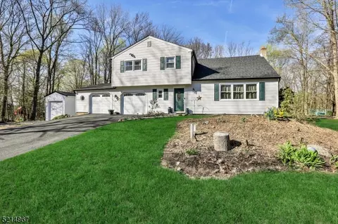 6 Fall Dr, Stockholm, NJ 07460