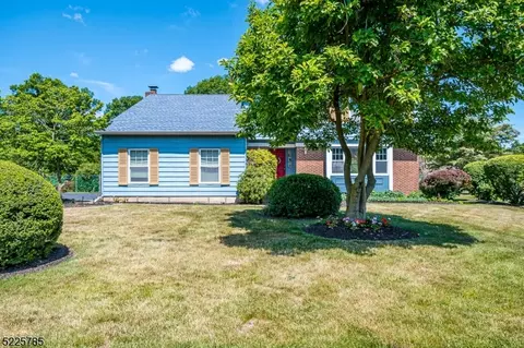 516 New Brunswick Rd, East Franklin, NJ 08873