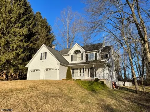 63 Gwinup Rd, Blairstown, NJ 07825