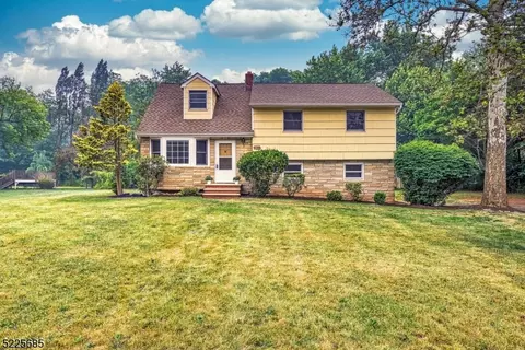 105 Kimberly Rd, Hillsborough, NJ 08844