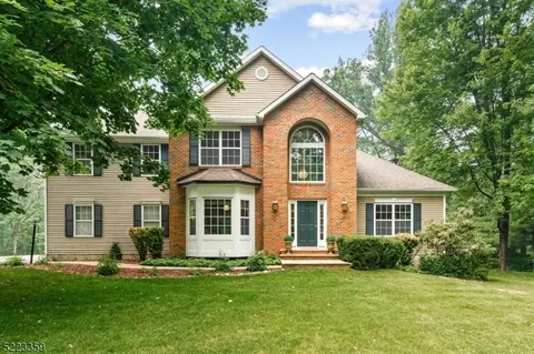 11 Whispering Woods Ln, Sparta, NJ 07871