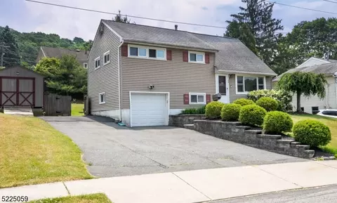 36 Richard St, Dover, NJ 07801