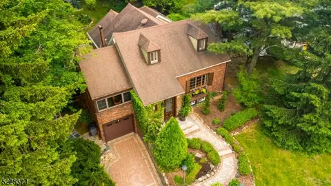 30 Dogwood Dr, West Orange, NJ 07052