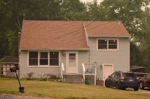 2 Jefferson Ter, Ogdensburg, NJ 07439