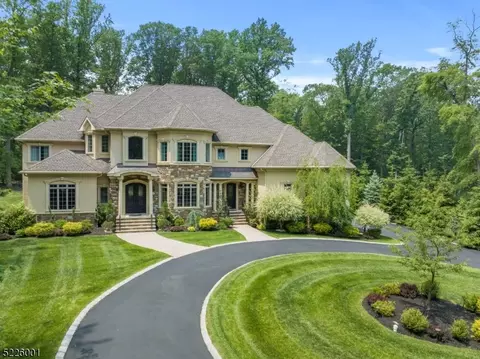 31 Round Top Rd, Warren, NJ 07059