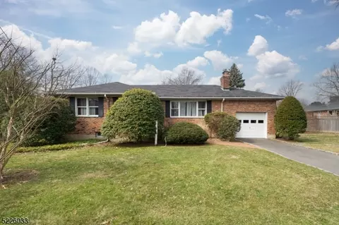 5 Nassau Dr, Summit, NJ 07901