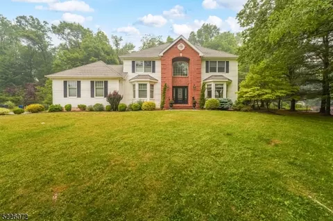 1 Schindler Ct, Hanover, NJ 07981