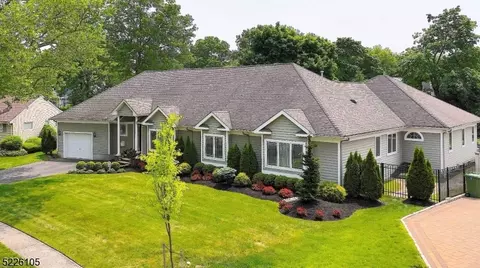 112 Owen Pl, Paramus, NJ 07652 photo 1