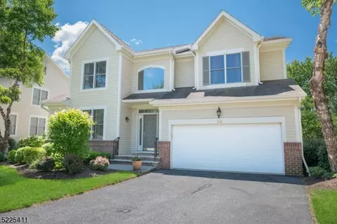 79 Schindler Way, Fairfield, NJ 07004