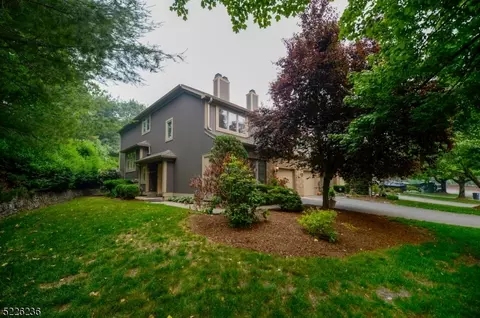 317 Vista View Dr, Mahwah, NJ 07430