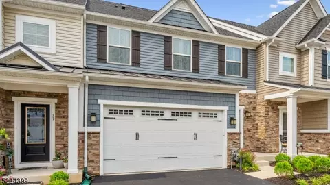 33 Griffin Way, Yardley, PA 19067