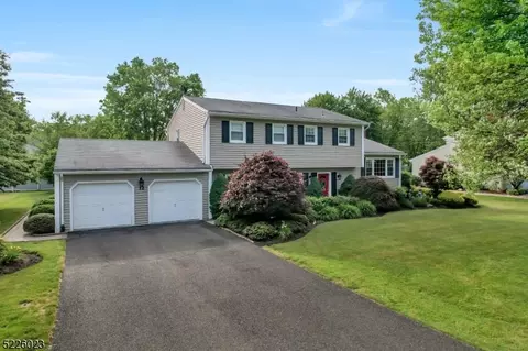 12 Stafford Rd, Parsippany-troy Hills Twp, NJ 07054
