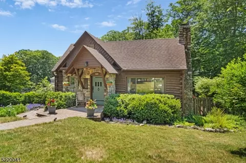 148 Schwarz Blvd, Lake Hopatcong, NJ 07849
