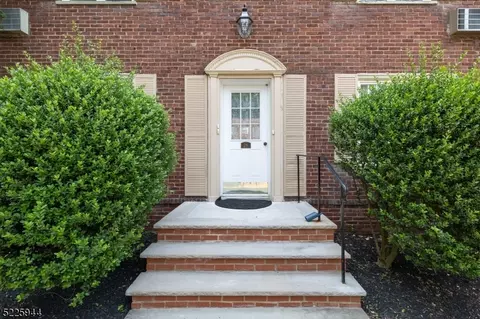 28 Parkway Vlg # b, Cranford, NJ 07016
